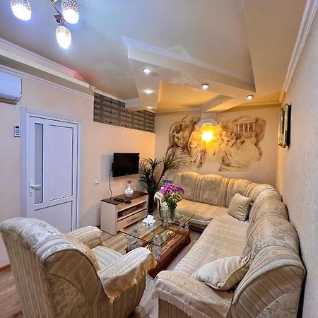 Apartment In The Centre Of Yerevan For Rent Екстериор снимка