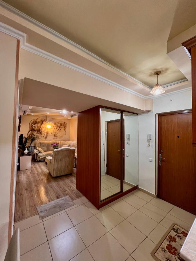 Apartment In The Centre Of Yerevan For Rent Екстериор снимка